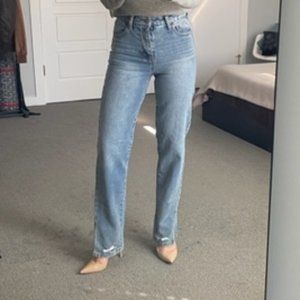 No Boundaries high rise straight leg split hem jeans, light distress wash, sz 5